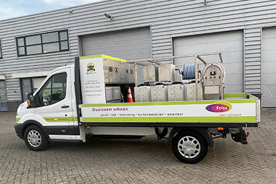 Friss_voor_SoftWash_service_reiniging_behandeling_auto_installatie_locatie